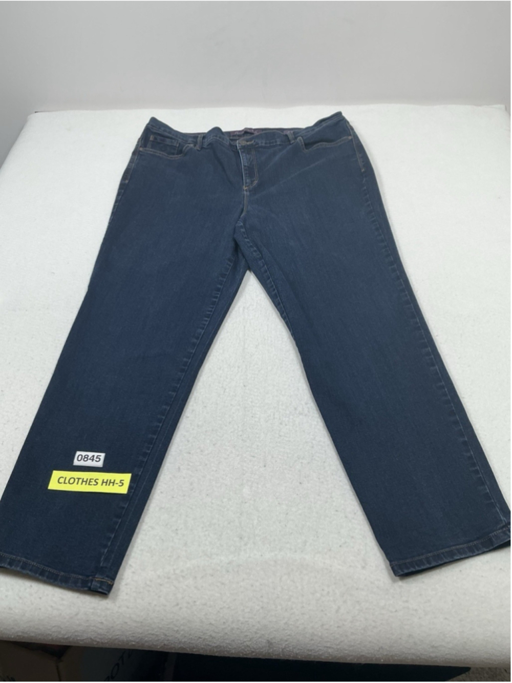 Gloria Vanderbilt Womens Blue Denim Straight Leg Jeans size 18 w